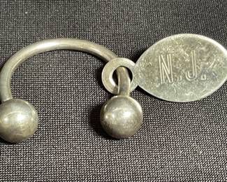 Lot # : 102 - Tiffany & Co. silver key ring
