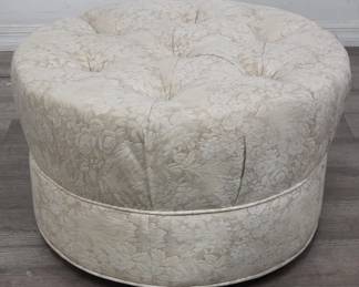 Lot # : 269 - Round floral upholstered ottoman
