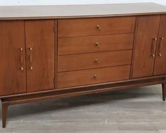 Lot # : 40 - Keller mid-century walnut sideboard
