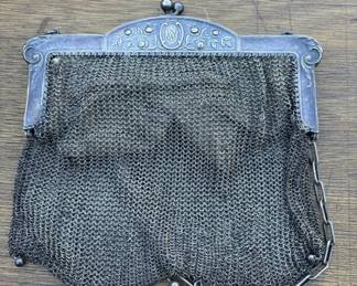 Lot # : 271z - Vintage silver-tone metal mesh handbag
