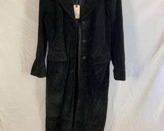 Lot # : 276f - Wilson’s Leather "Maxima" woman’s long suede leather jacket size
