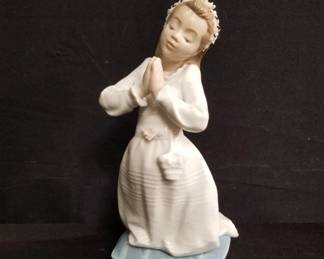 Lot # : 184 - Porcelain Lladro figurine
