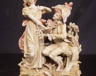 Lot # : 149 - Vintage porcelain figurine
