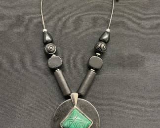 Lot # : 282v - Vintage boho-style necklace
