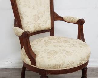 Lot # : 271 - Victorian carved wood parlor arm chair
