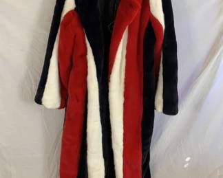 Lot # : 102f - Celebrity fashion by Hera Collection faux fur
