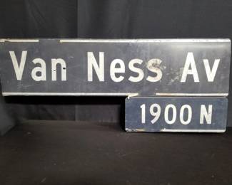 Lot # : 192 - Vintage street sign

