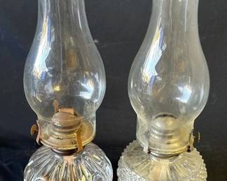 Lot # : 307z - Pair of vintage glass kerosene lamps
