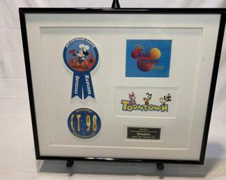 Lot # : 100f - Disneyland 1996-1998 employee cast member "The
