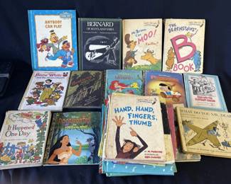 Lot # : 217z - Group of VTG Dr. Seuss & others hard cover books
