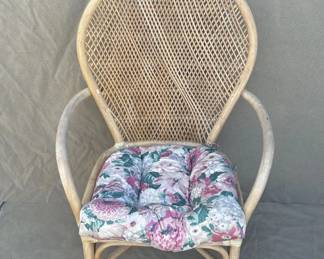 Lot # : 262z - Vintage rattan wood chair
