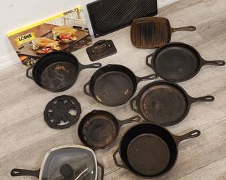 Lot # : 305 - 12 vintage cast iron pans, skillets, trivets,
