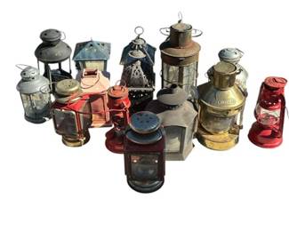 Lot # : 158z - Group of 15 vintage metal lanterns in box
