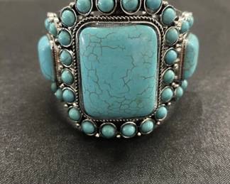 Lot # : 289v - Faux turquoise cuff bracelet
