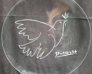 Lot # : 73 - Picasso dove with olive branch glass serving plate
