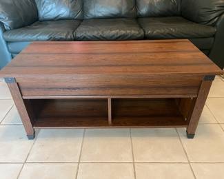 Lift-top coffee table w/storage (see next photo)