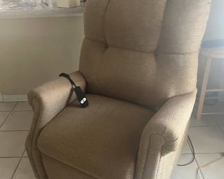 Beige electric lift chair, works great but has some wear (see next photo)