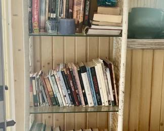 Wicker w/glass shelves