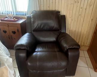 Brown manual recliner