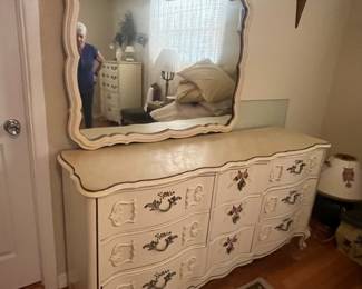 French Provincial Queen bed by Bassett w/2 nightstands, 5-drawer tall dresser, long dresser w/mirror, and jewelry armoire. 