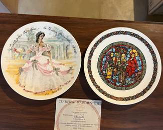 2 sets of collectable plates.