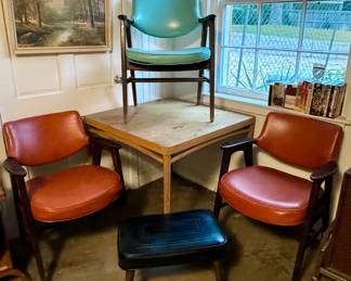 Mid Century chairs similar to Erik Kirkegaard for Hong Möbelfabrik and game table