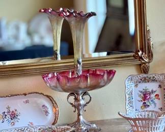 Homan art glass epergne