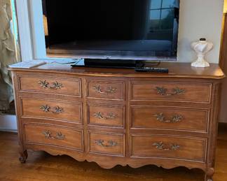 Kindel Provencial dresser