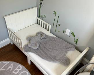 Kid bed -- gotta leave the crib sometime! 