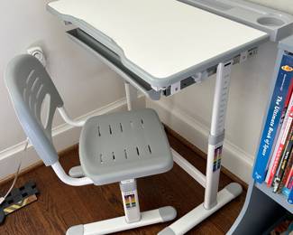 Kids Desk with adjustable height