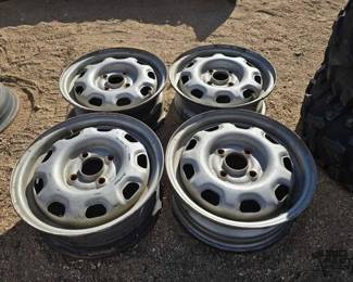 2048  Set of 4 Lug Steel Wheels 