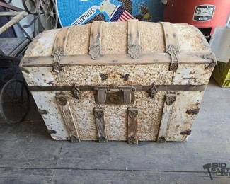 3406  Vintage Wooden Trunk 