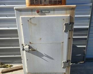 2900  Genral Electric Refrigerator 