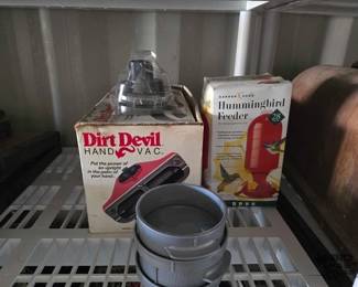 3246  Dirt Devil Hand Vac, Hummingbird Feeder, and StuffaBurger Parts 