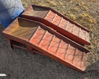 4008  2 Metal Car Ramps 