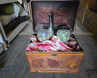 3228  Picnic Basket Centerpiece 