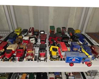 3336  Model Car Coin Banks 