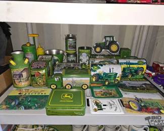 3322  John Deere Metal Tin Collection 