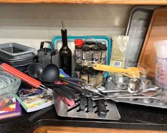 Bakeware With Cookbooks