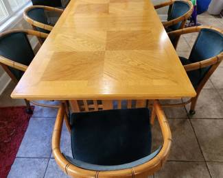 Kitchen Table With Leaf And 6 Rolling Chairs