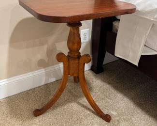 Walnut Square Top Side Table (20"W x 20"D x 29"H)