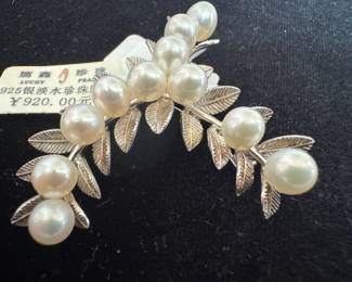 Sterling Silver w/ Pearl Pin
