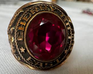 10K Gold & Red Stone Cherry Hill East 1979 Class Ring