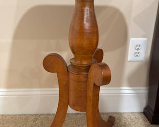 Walnut Square Top Side Table (20"W x 20"D x 29"H)