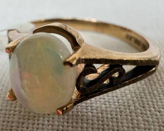 10K Gold & Opal Ring
