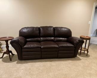Lane 3 Seat / 2 Recliner Brown Leather Sofa (92"W x 42"D x 42" Back Height)