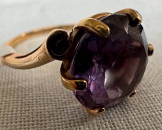 14K Gold & Amethyst Ring