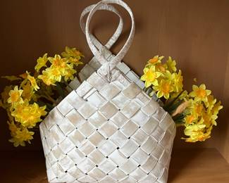 Basket w Daffodils