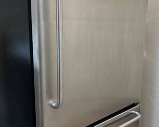 GE REfigerator Freezer