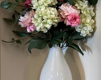 Large Glass Vase w Floral
